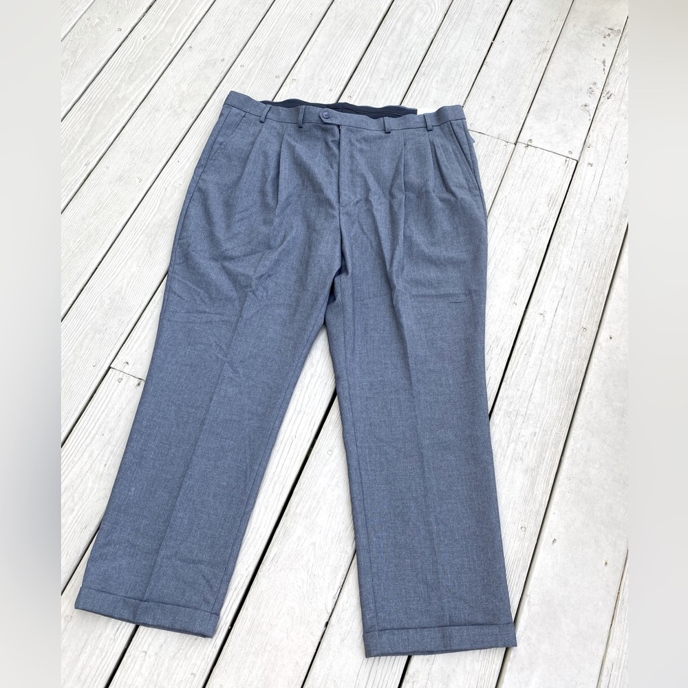 NWT Geoffrey Beene - Dark gray classic trousers w/pleats & cuffs, Size: 44/30